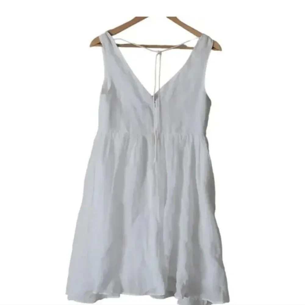 J.Crew Swingy White‎ V-Neck Mini Dress in Tossed Floral FLAWED